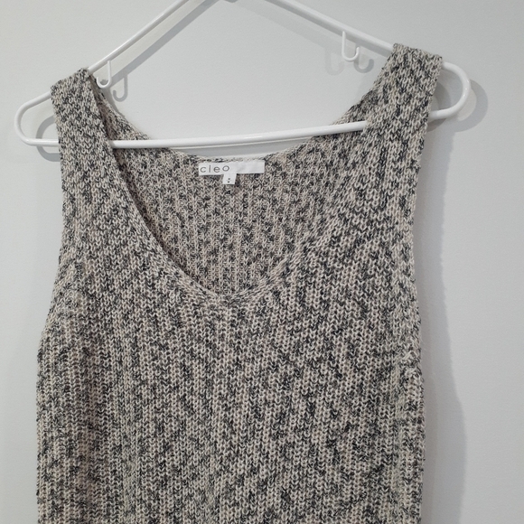 Cleo Knit Coastal V Neck Tank - Picture 5 of 8